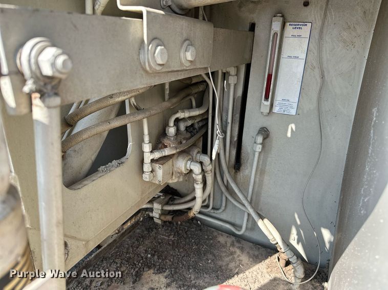 image for item OG9225 1993 Cedarapids CR451  paver