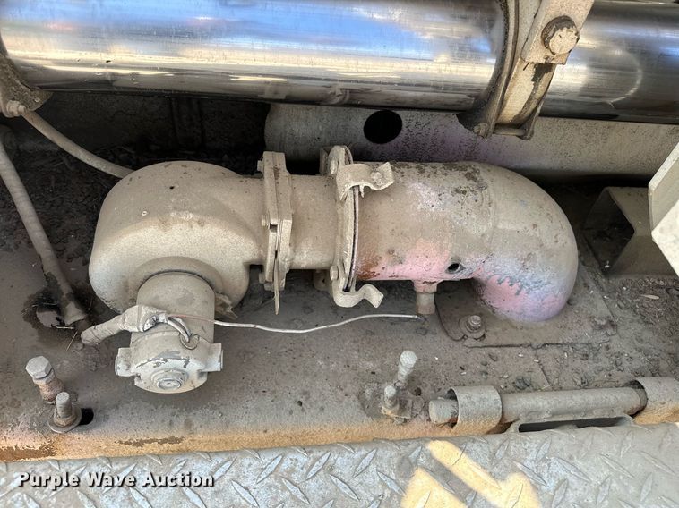 image for item OG9225 1993 Cedarapids CR451  paver