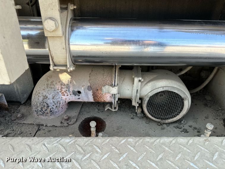 image for item OG9225 1993 Cedarapids CR451  paver