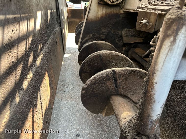 image for item OG9225 1993 Cedarapids CR451  paver