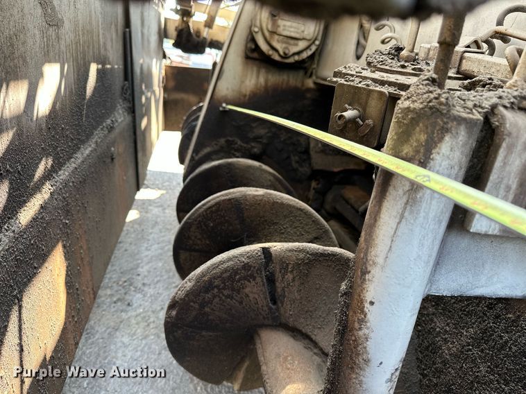 image for item OG9225 1993 Cedarapids CR451  paver