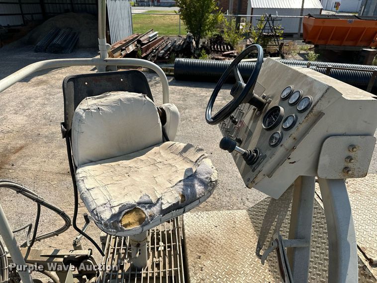 image for item OG9225 1993 Cedarapids CR451  paver