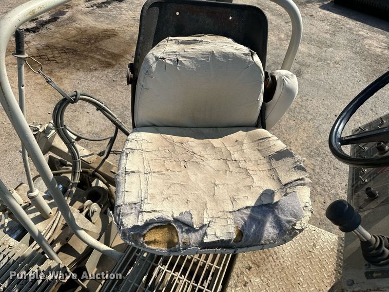 image for item OG9225 1993 Cedarapids CR451  paver