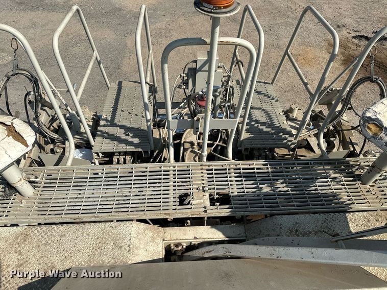 image for item OG9225 1993 Cedarapids CR451  paver