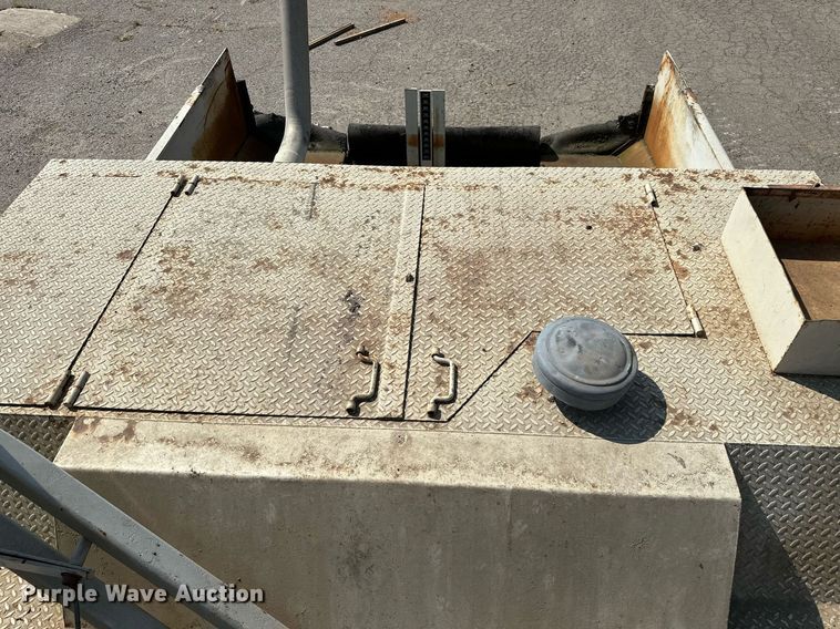 image for item OG9225 1993 Cedarapids CR451  paver