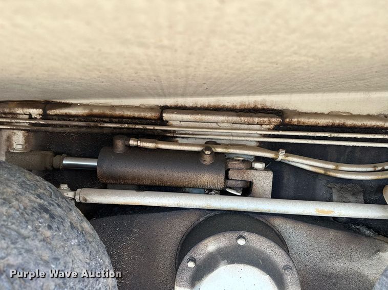 image for item OG9225 1993 Cedarapids CR451  paver