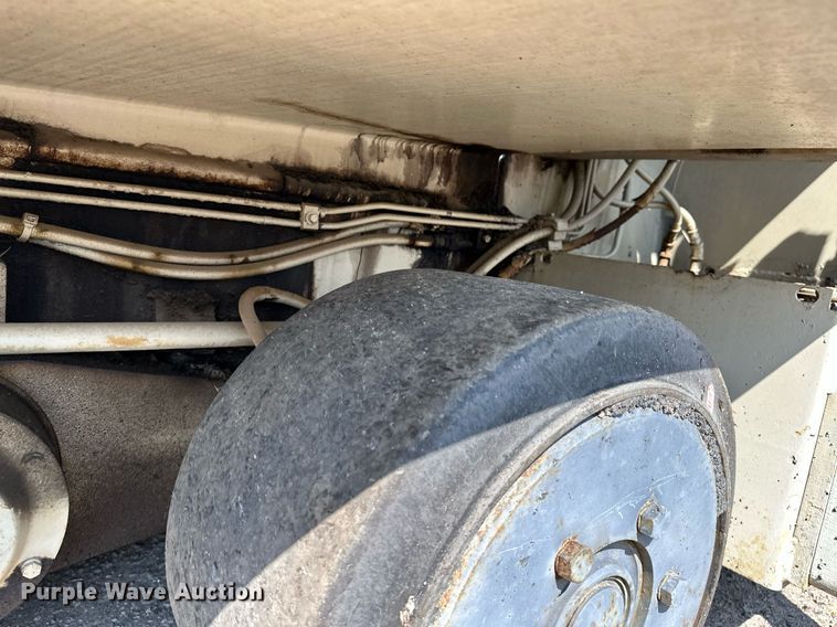 image for item OG9225 1993 Cedarapids CR451  paver