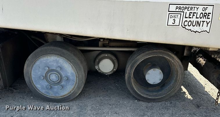 image for item OG9225 1993 Cedarapids CR451  paver