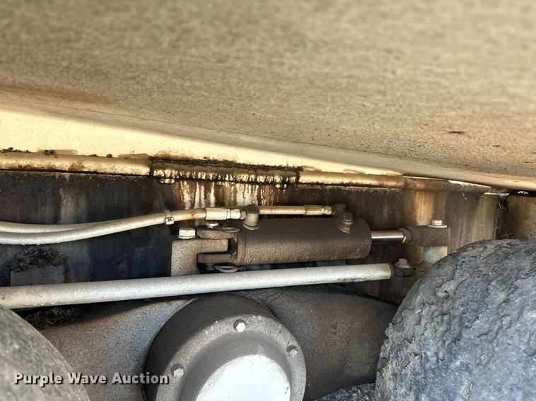 image for item OG9225 1993 Cedarapids CR451  paver