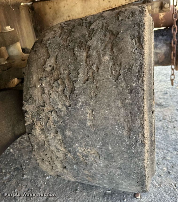 image for item OG9225 1993 Cedarapids CR451  paver