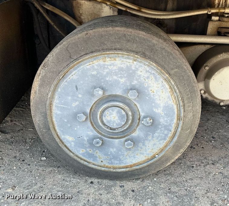 image for item OG9225 1993 Cedarapids CR451  paver