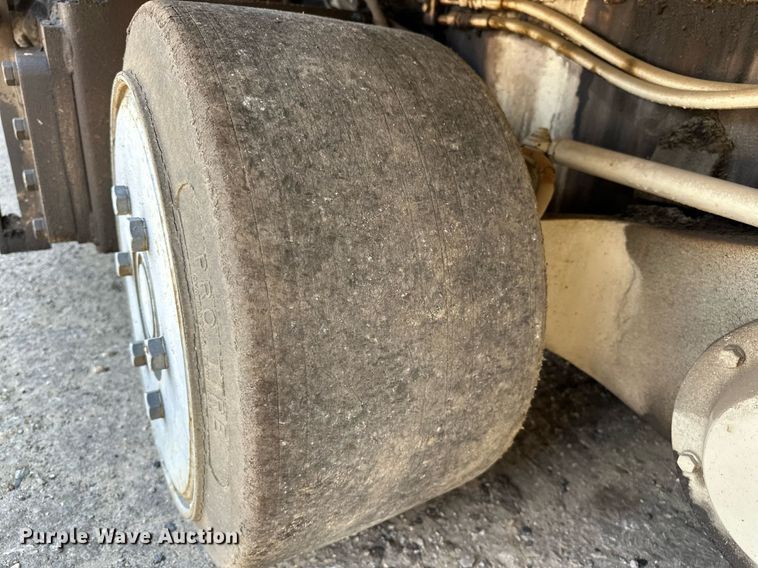 image for item OG9225 1993 Cedarapids CR451  paver