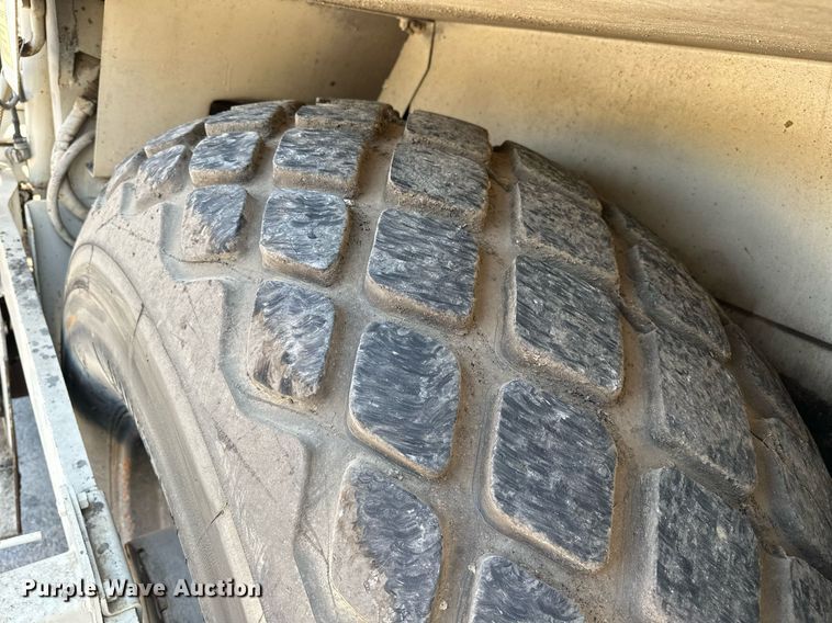 image for item OG9225 1993 Cedarapids CR451  paver