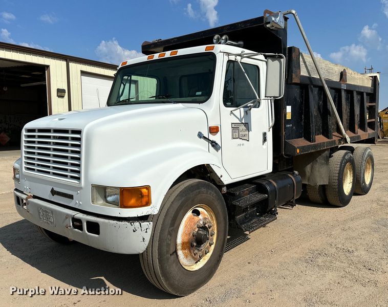 image for item OG9226 1999 International 4900  dump truck