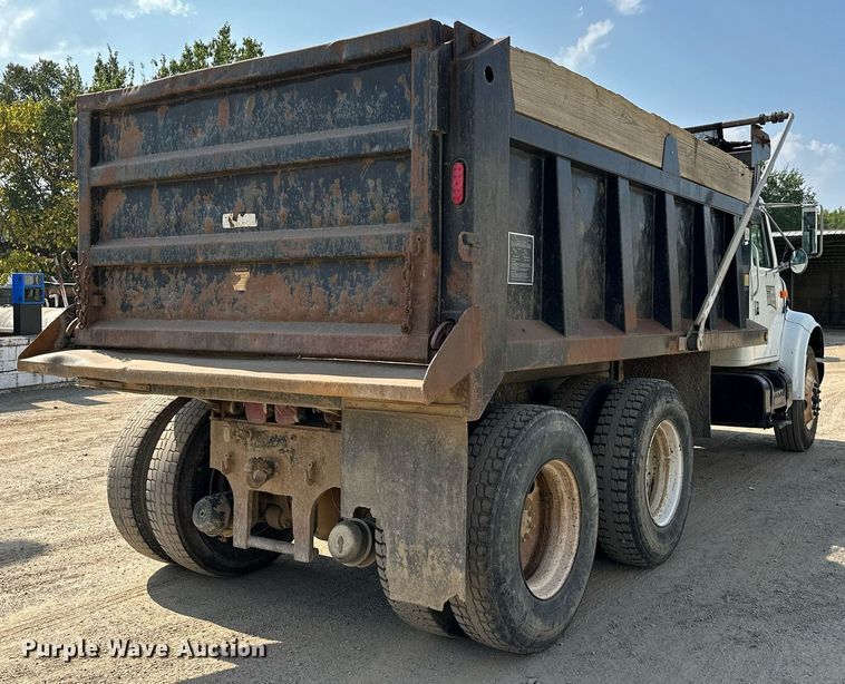 image for item OG9226 1999 International 4900  dump truck