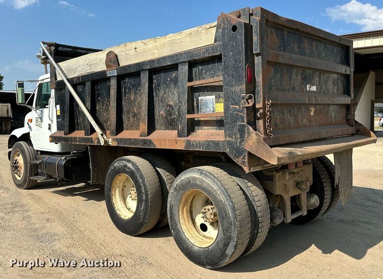 image for item OG9226 1999 International 4900  dump truck