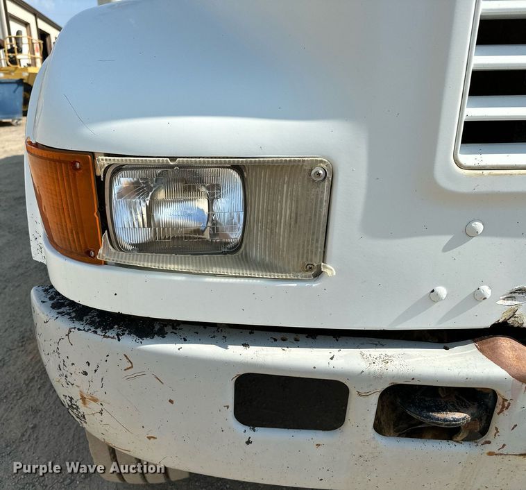 image for item OG9226 1999 International 4900  dump truck