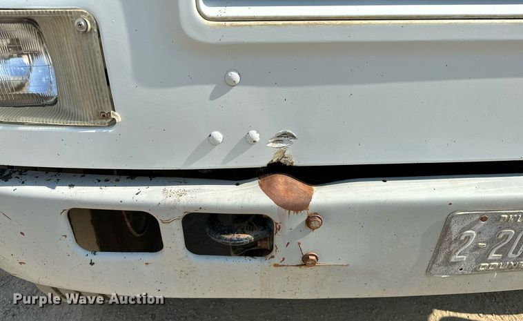 image for item OG9226 1999 International 4900  dump truck