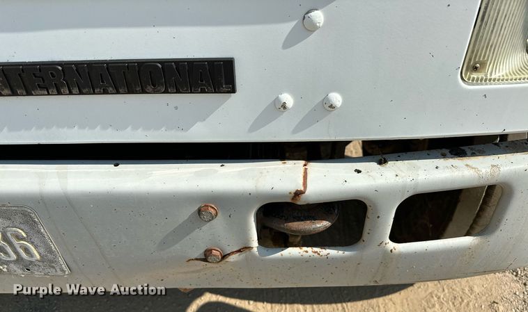 image for item OG9226 1999 International 4900  dump truck