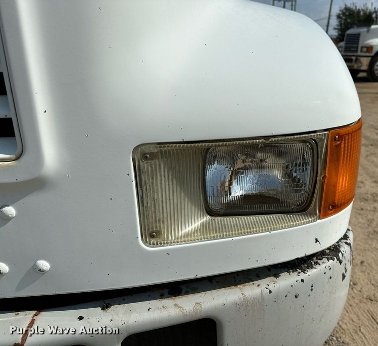 image for item OG9226 1999 International 4900  dump truck