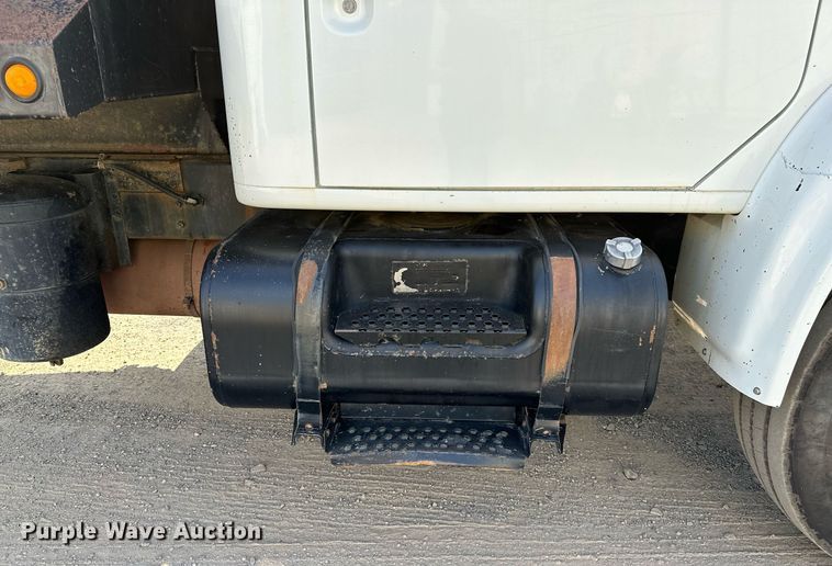 image for item OG9226 1999 International 4900  dump truck