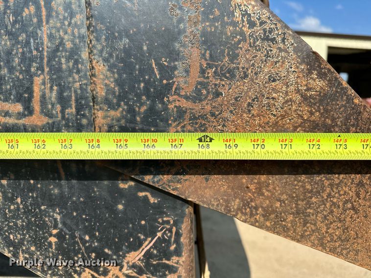 image for item OG9226 1999 International 4900  dump truck