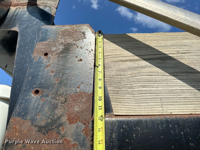 image for item OG9226 1999 International 4900  dump truck