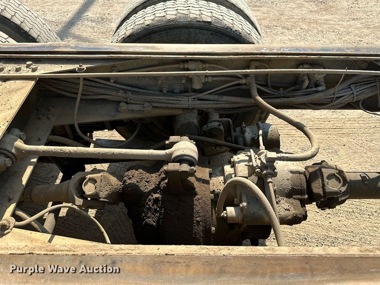 image for item OG9226 1999 International 4900  dump truck