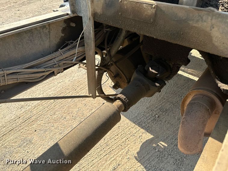 image for item OG9226 1999 International 4900  dump truck