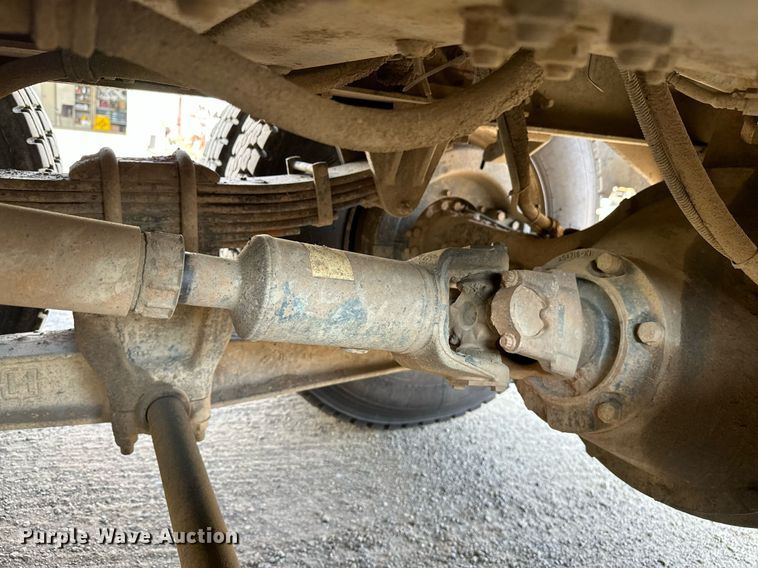 image for item OG9226 1999 International 4900  dump truck