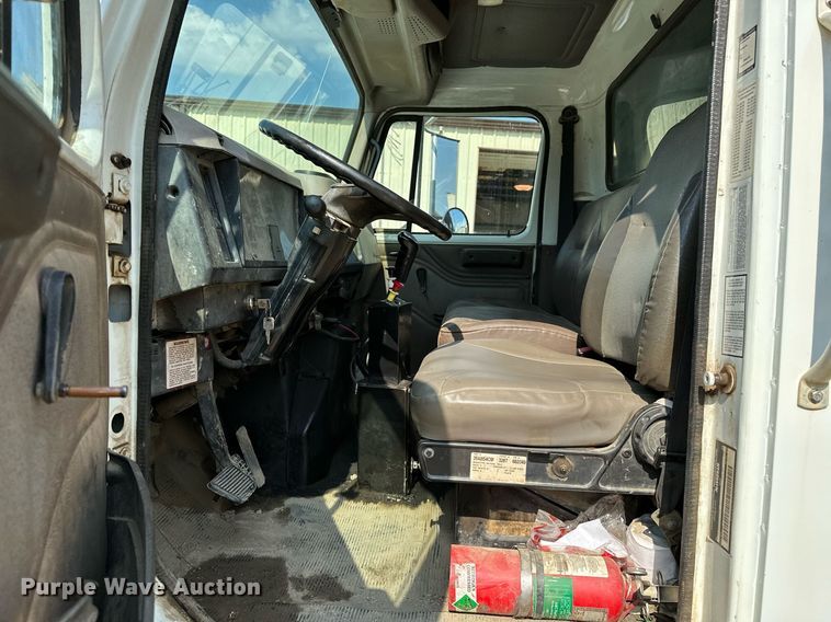 image for item OG9226 1999 International 4900  dump truck