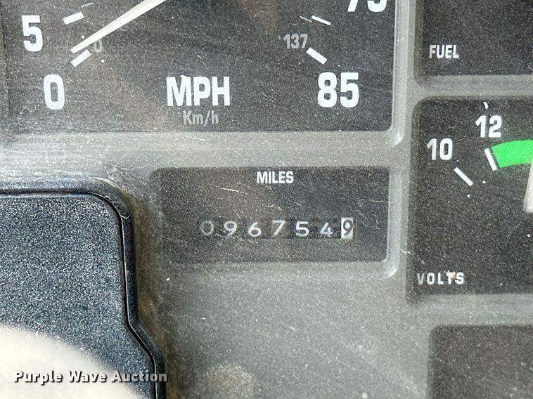 image for item OG9226 1999 International 4900  dump truck