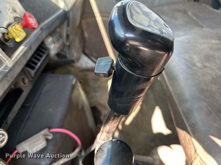 image for item OG9226 1999 International 4900  dump truck