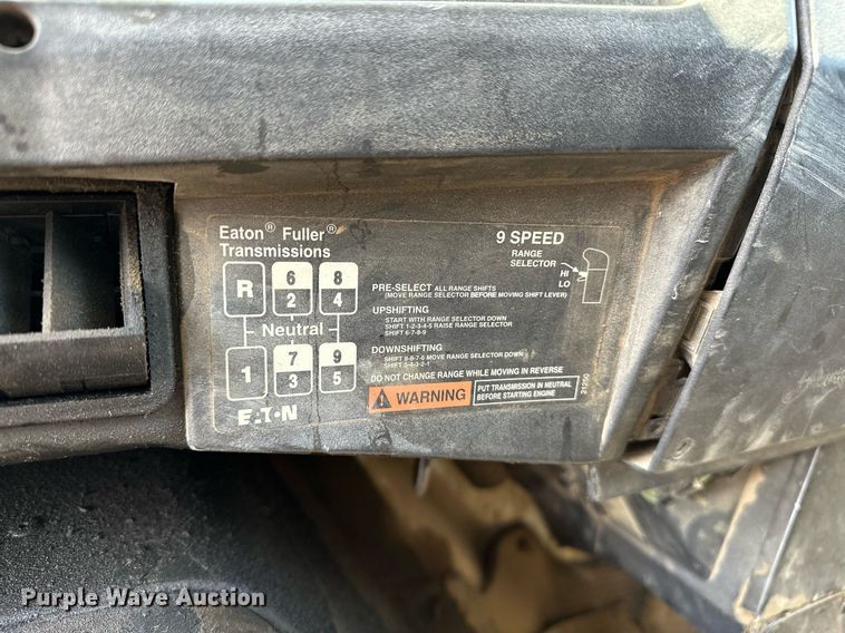 image for item OG9226 1999 International 4900  dump truck