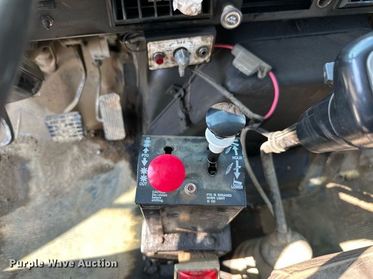 image for item OG9226 1999 International 4900  dump truck