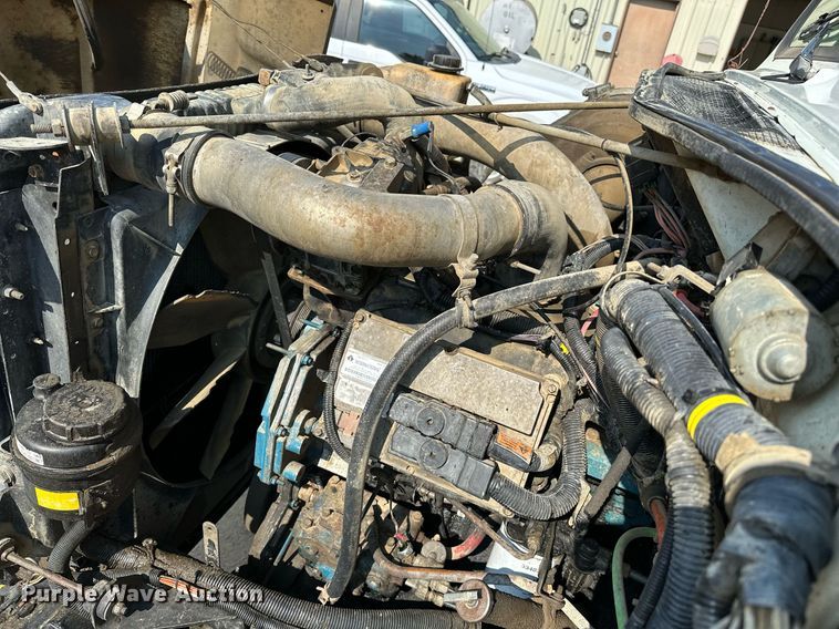 image for item OG9226 1999 International 4900  dump truck