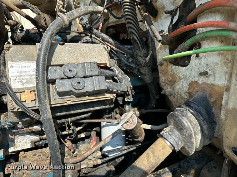 image for item OG9226 1999 International 4900  dump truck