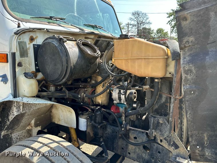 image for item OG9226 1999 International 4900  dump truck