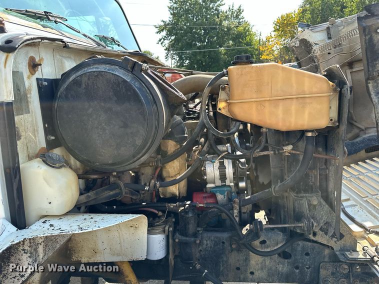 image for item OG9226 1999 International 4900  dump truck