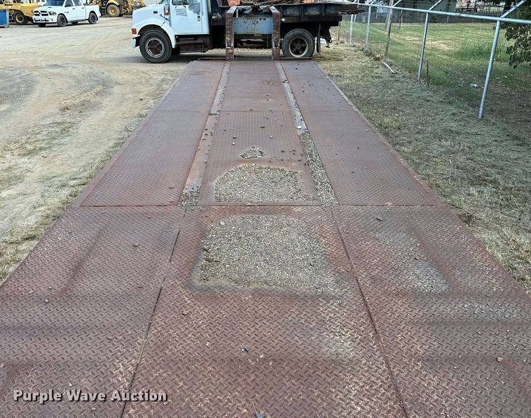 image for item OG9227 1994 Interstate 50LB  equipment trailer