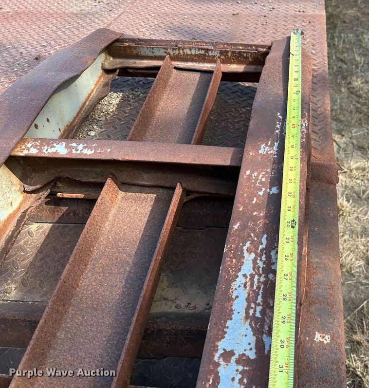 image for item OG9227 1994 Interstate 50LB  equipment trailer