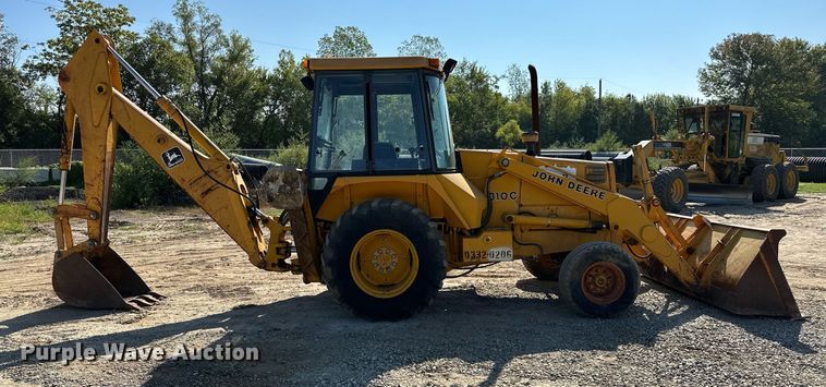 image for item OG9257 1990 John Deere 310C  backhoe