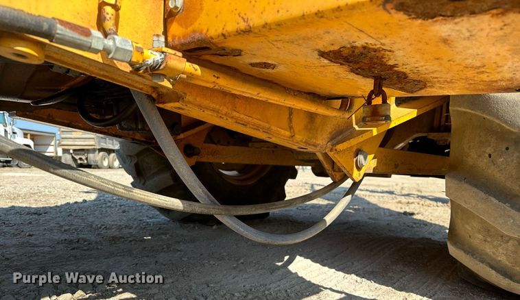 image for item OG9257 1990 John Deere 310C  backhoe