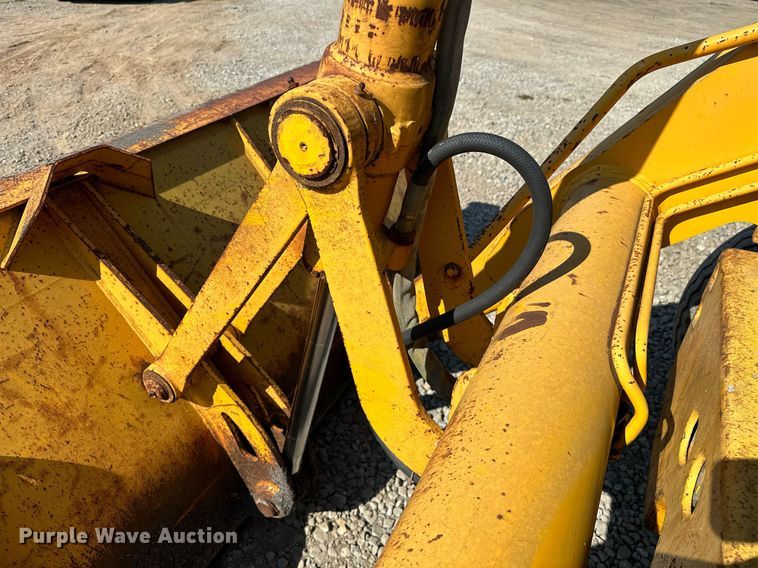 image for item OG9257 1990 John Deere 310C  backhoe