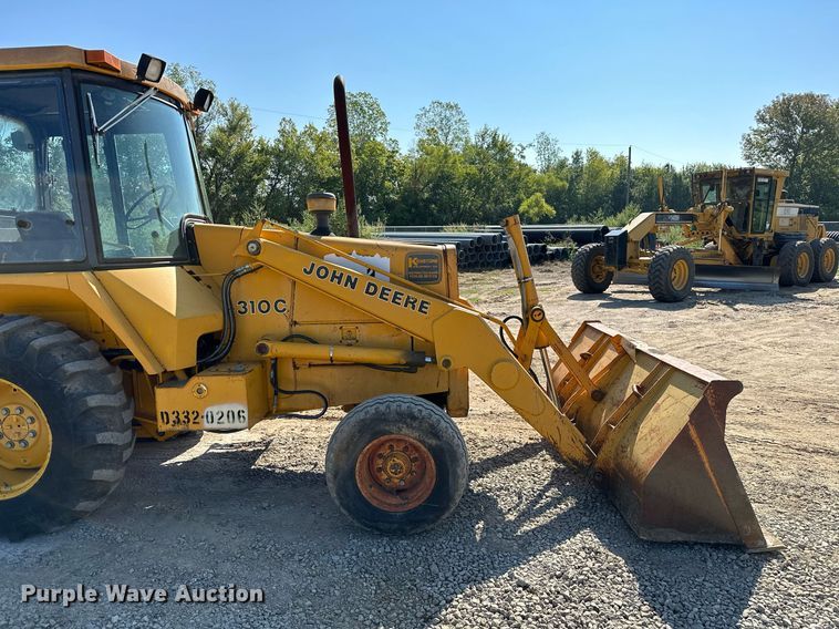 image for item OG9257 1990 John Deere 310C  backhoe