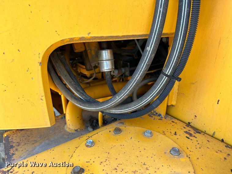 image for item OG9257 1990 John Deere 310C  backhoe