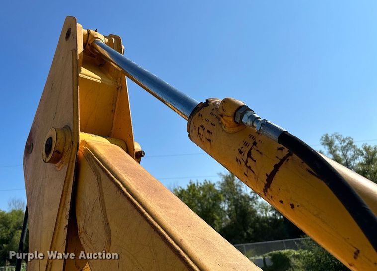 image for item OG9257 1990 John Deere 310C  backhoe