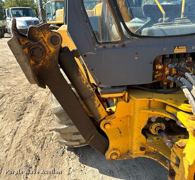 image for item OG9257 1990 John Deere 310C  backhoe