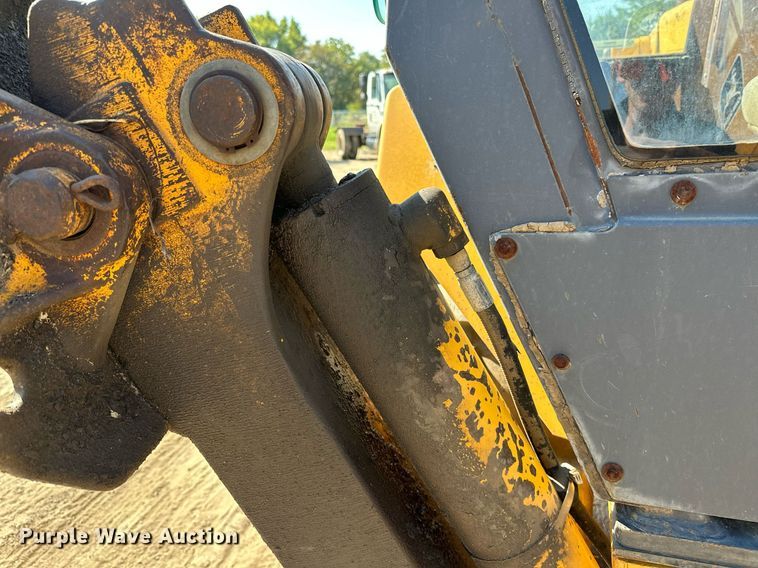 image for item OG9257 1990 John Deere 310C  backhoe