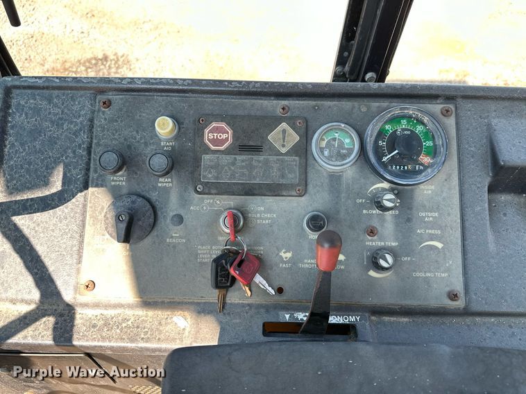 image for item OG9257 1990 John Deere 310C  backhoe